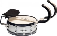 Stagg MASD-1455, pochodový buben rytmický 14" x 5,5" s postrojem, bílý