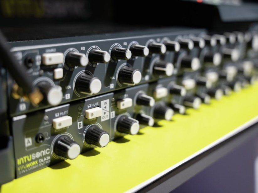 INTUSONIC INTUWORX PAA71, mikrofonní / linkový mix