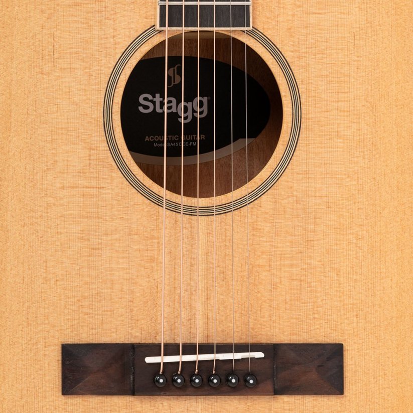 Stagg SA45 DCE-FM, elektroakustická kytara typu Dreadnought