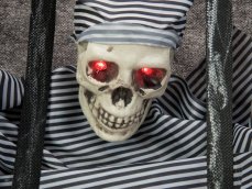 Halloween kostlivec ve vězení, 46 cm - DOPRODEJ Halloween kostlivec ve vězení, 46 cm - DOPRODEJ