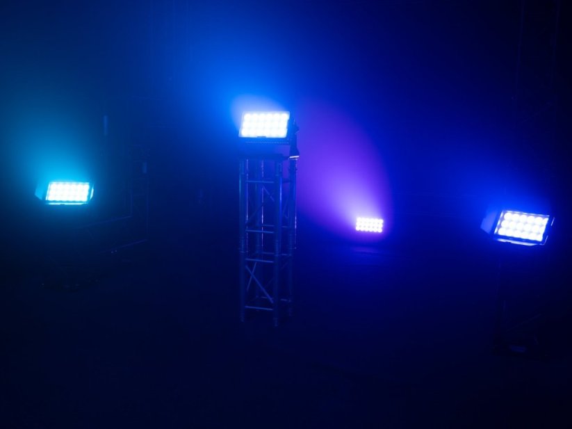 Eurolite IP 18x10W, AKKU Multiflood RGBW Wash CRMX