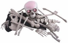 Halloween 18 kostí a lebka se svítícíma očima Halloween 18 kostí a lebka se svítícíma očima