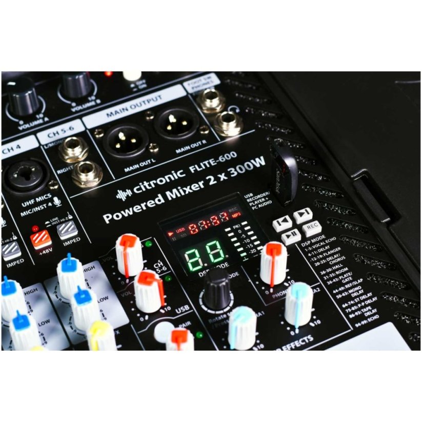 Citronic FLITE-600 aktivní mixážní pult 2x 300W, 2x UHF mikrofon, DSP efekty