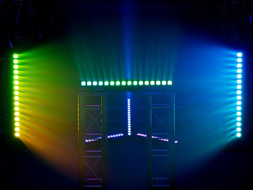 Eurolite LED IP T-PIX 16 QCL Beam Bar