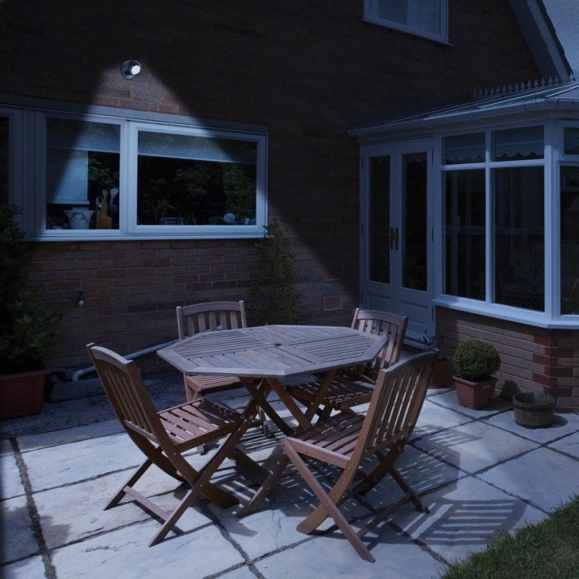 Lyyt  MOTION-SB, bezdrátové LED světlo s pohybovým senzorem, černé